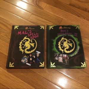 Mal’s Spell Book I & II | Disney